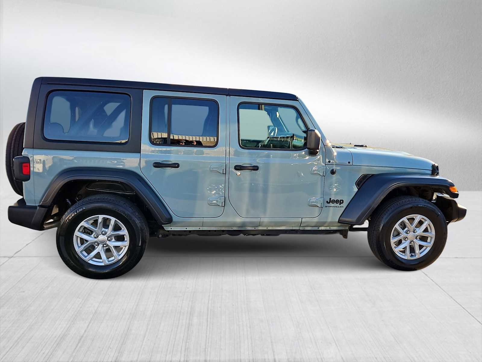 Used 2023 Jeep Wrangler Sport S image 9