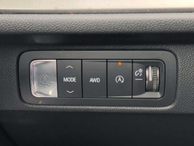 Used 2025 Chevrolet Traverse LT AWD/4WD image 21