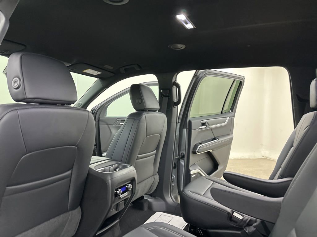 New 2026 GMC Acadia Elevation w/ Elevation Premium Package AWD/4WD image 26