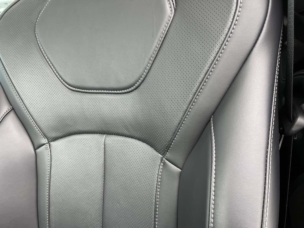 Used 2025 INFINITI QX60 Pure w/ Cargo Package FWD image 19