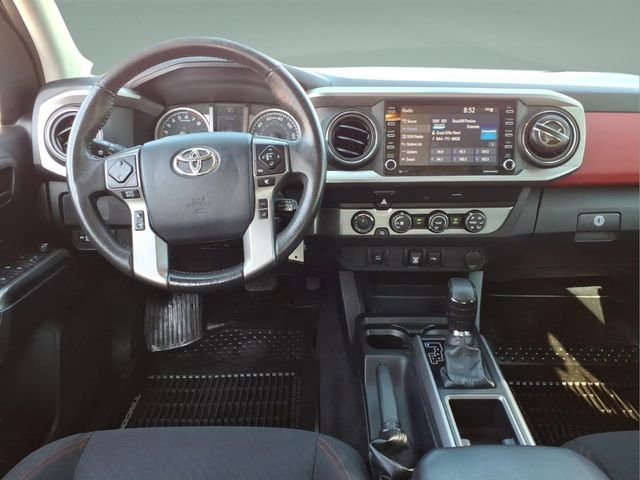 Used 2020 Toyota Tacoma SR5 AWD/4WD image 18