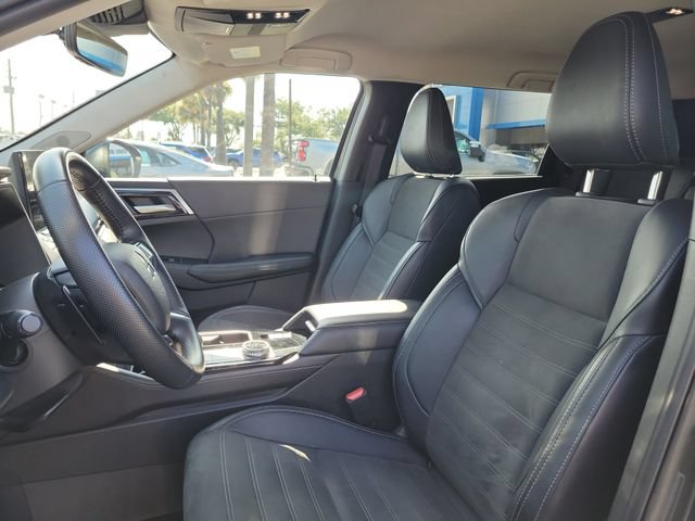 Used 2025 Mitsubishi Outlander SE FWD image 18