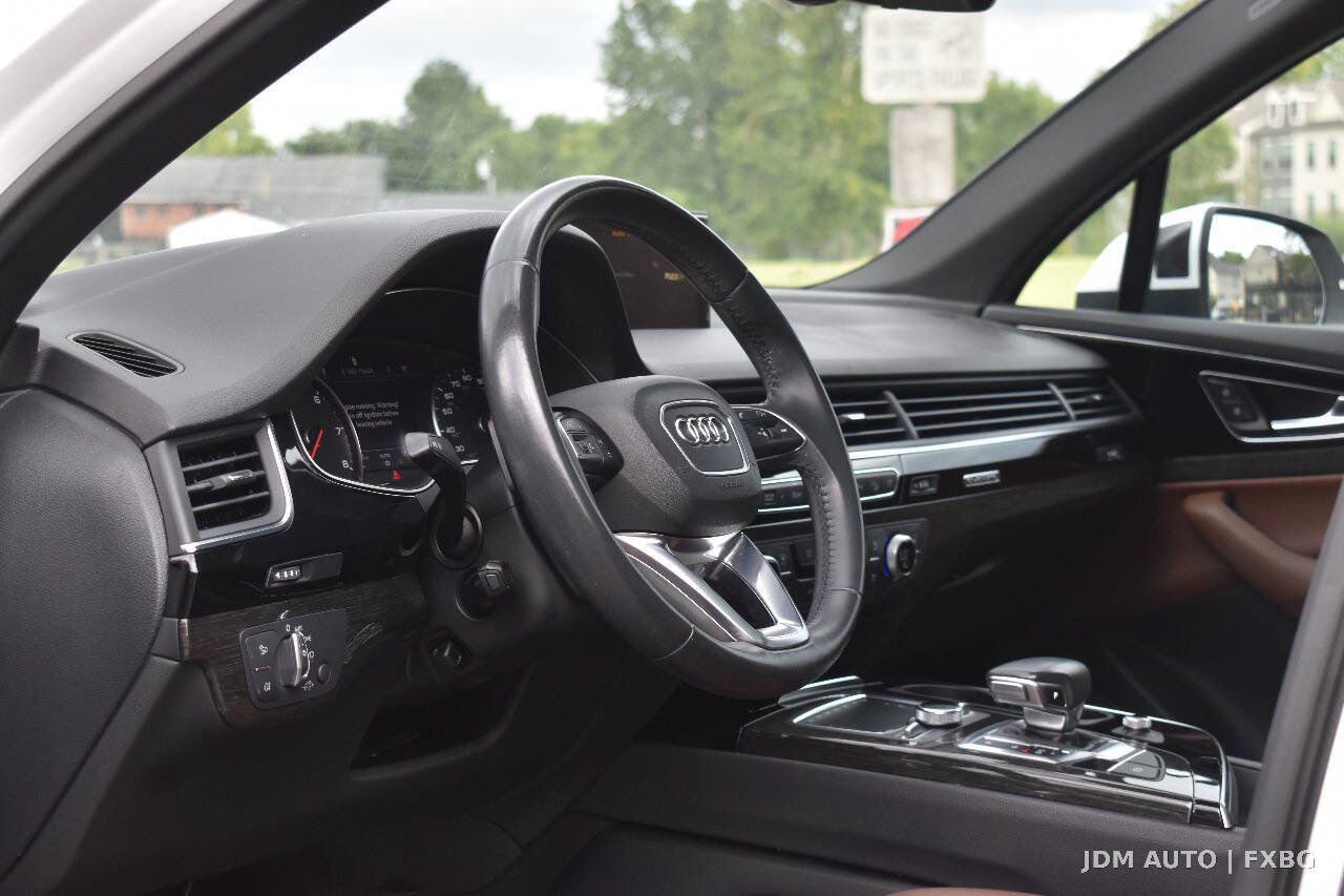 Used 2019 Audi Q7 3.0T Premium w/ Convenience Package AWD/4WD image 19