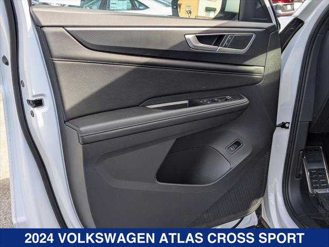New 2024 Volkswagen Atlas Cross Sport SEL R-Line AWD/4WD image 11