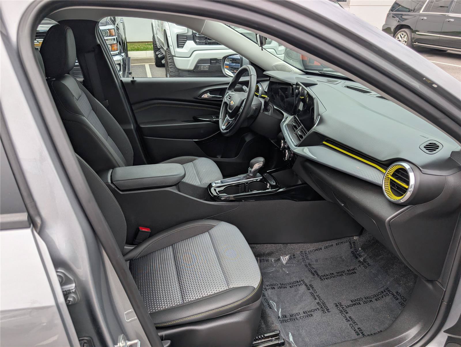 Used 2024 Chevrolet Trax LT w/ Driver Confidence Package FWD image 10
