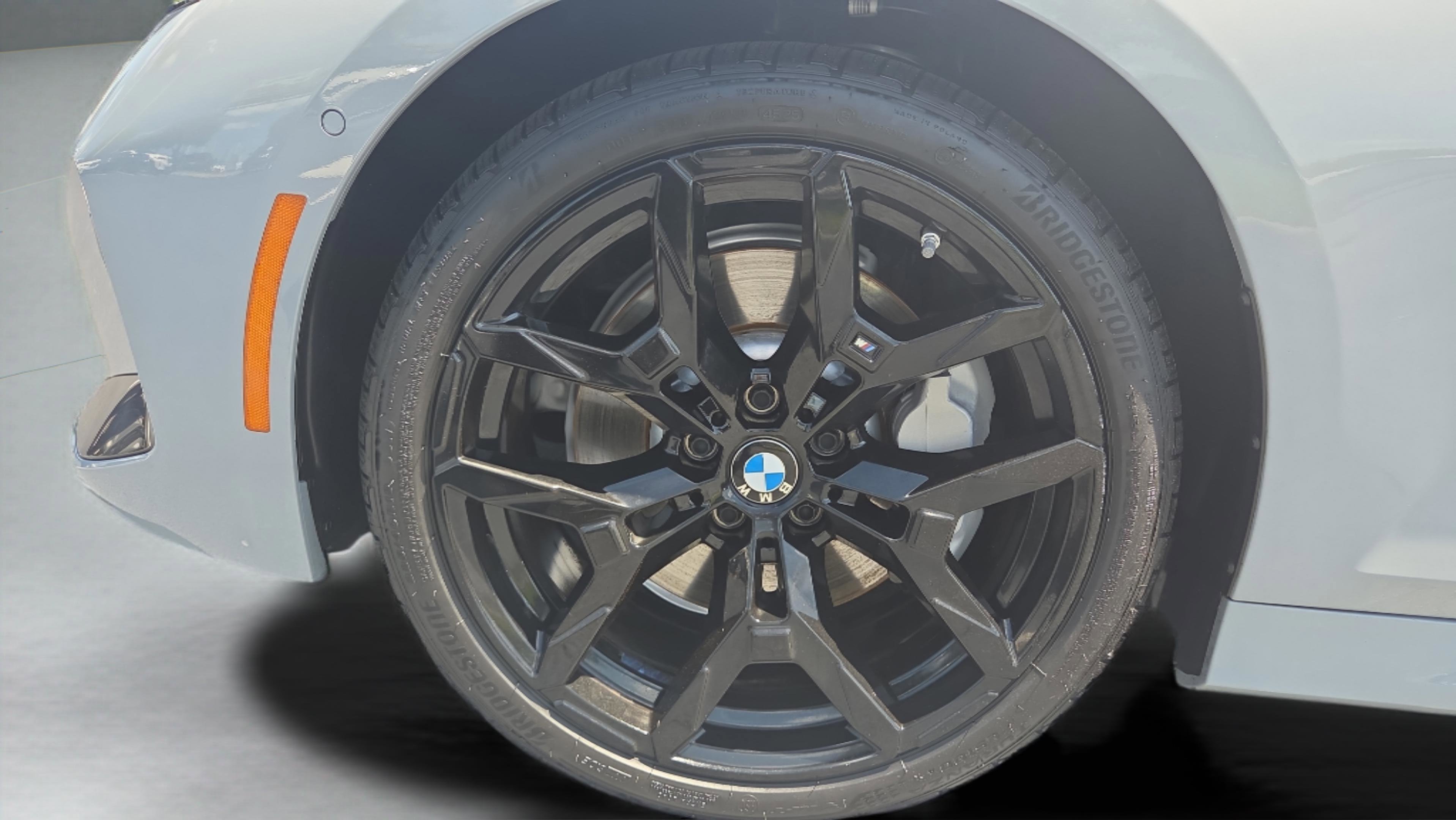 Certified 2025 BMW 330i Sedan RWD image 21