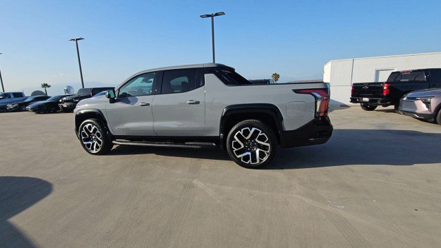 Used 2025 Chevrolet Silverado EV RST image 6