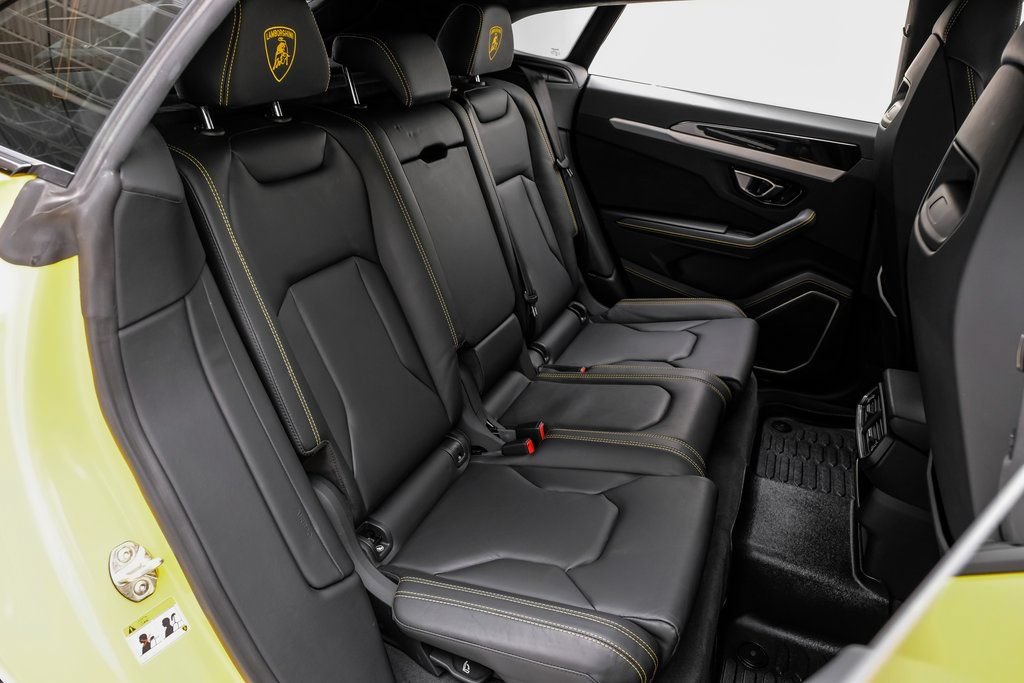 Used 2022 Lamborghini Urus AWD/4WD image 30