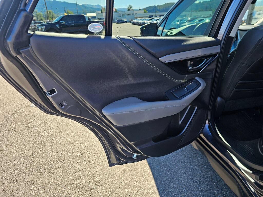 Used 2024 Subaru Outback Onyx Edition XT AWD/4WD image 12