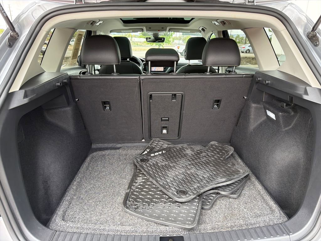 Certified 2024 Volkswagen Taos SEL image 26