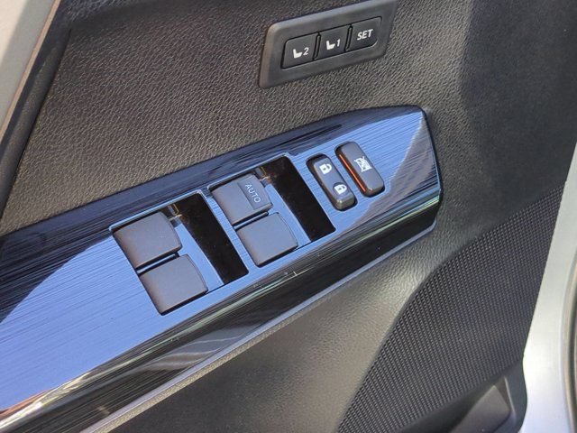 Used 2016 Toyota RAV4 Limited w/ Advanced Technology Package FWD image 15