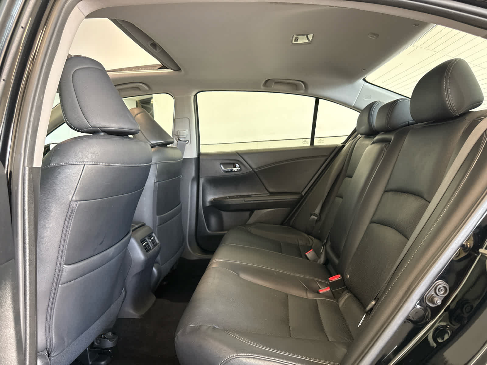 Used 2017 Honda Accord Touring image 8
