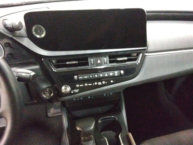 Used 2025 Lexus ES 300h w/ Premium Package FWD image 12