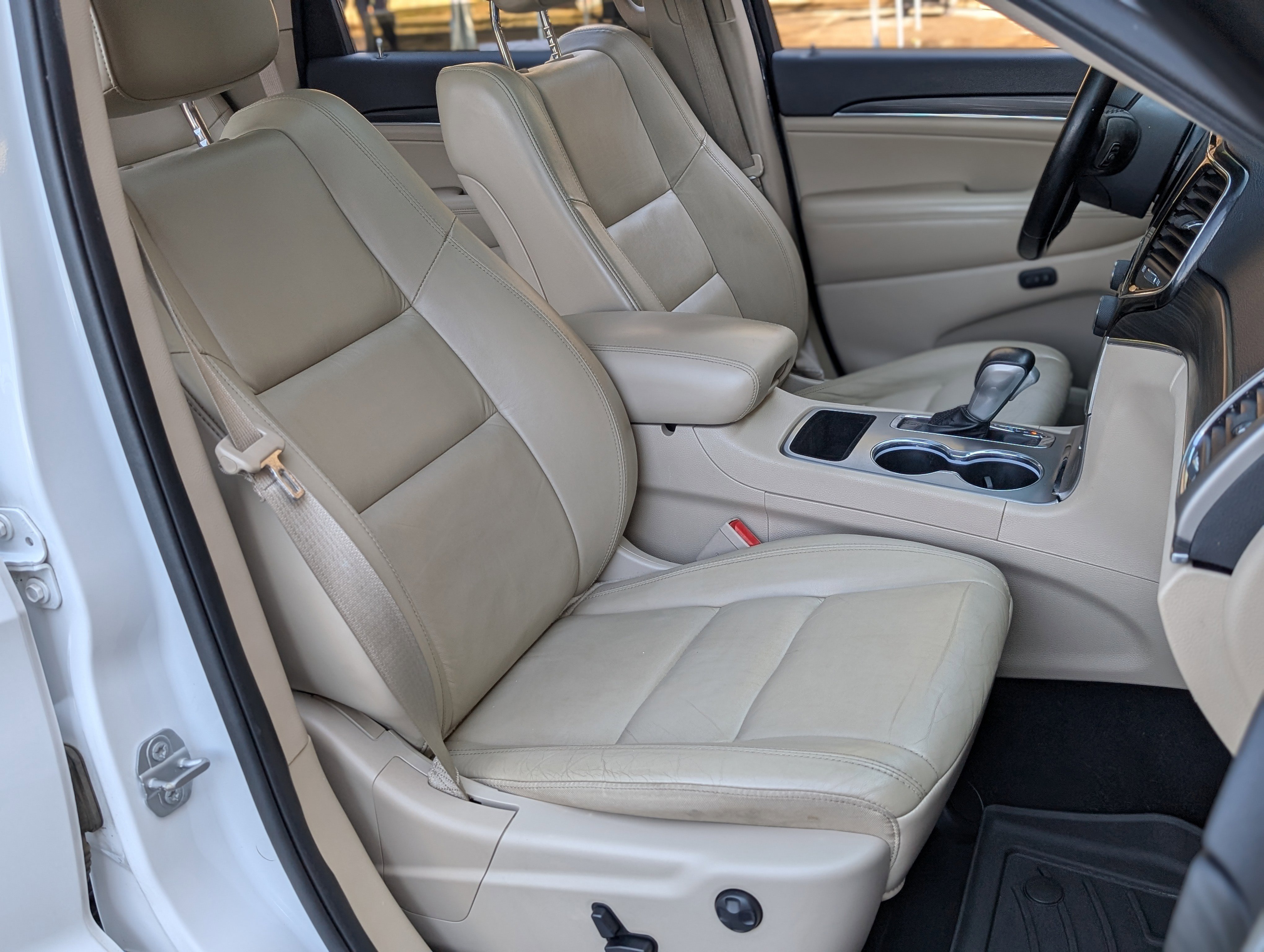 Used 2020 Jeep Grand Cherokee Limited image 23