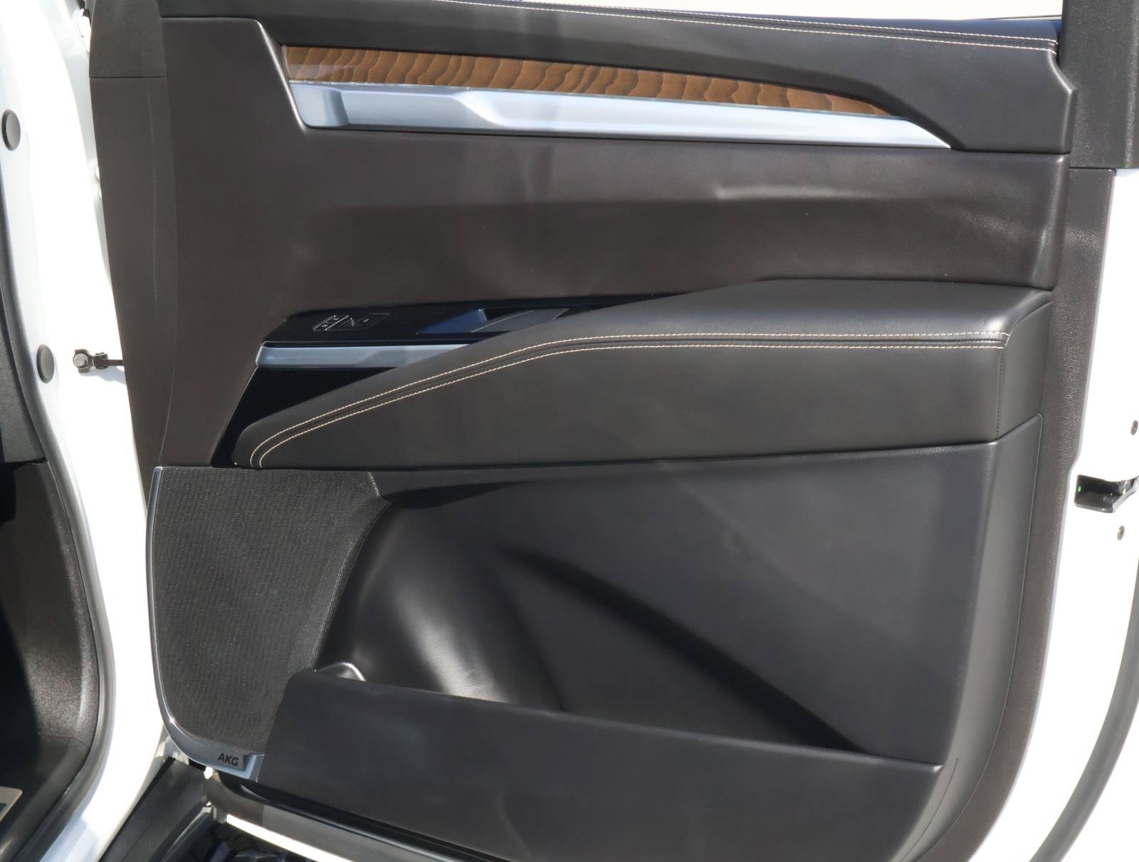 Certified 2025 Cadillac Escalade ESV Sport Platinum w/ LPO, ONYX Package AWD/4WD image 22