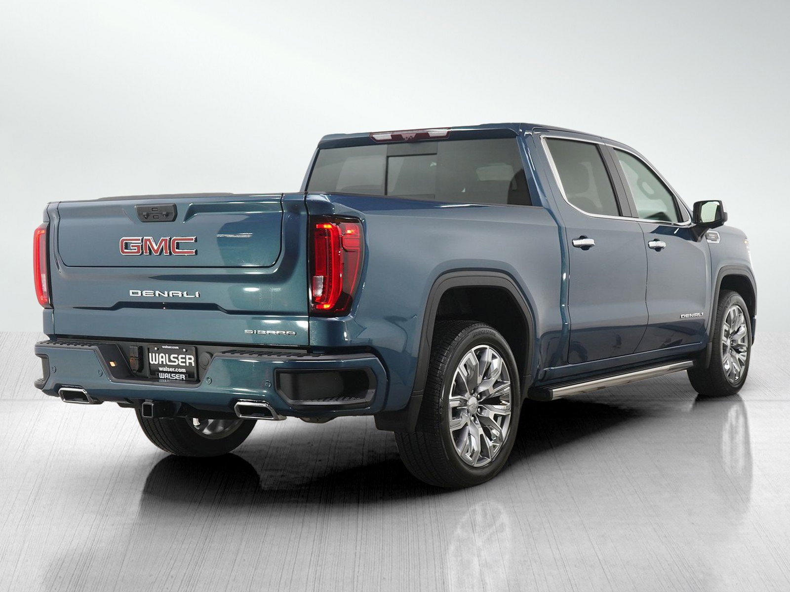 Used 2025 GMC Sierra 1500 Denali w/ Denali Reserve Package AWD/4WD image 6