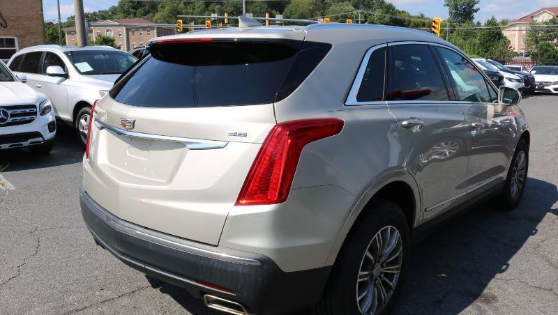 Used 2017 Cadillac XT5 Luxury w/ Driver Awareness Package FWD image 6