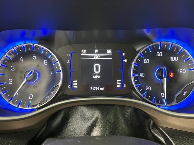 Used 2019 Chrysler Pacifica Touring-L image 24