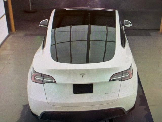 Used 2021 Tesla Model Y Long Range AWD/4WD image 11