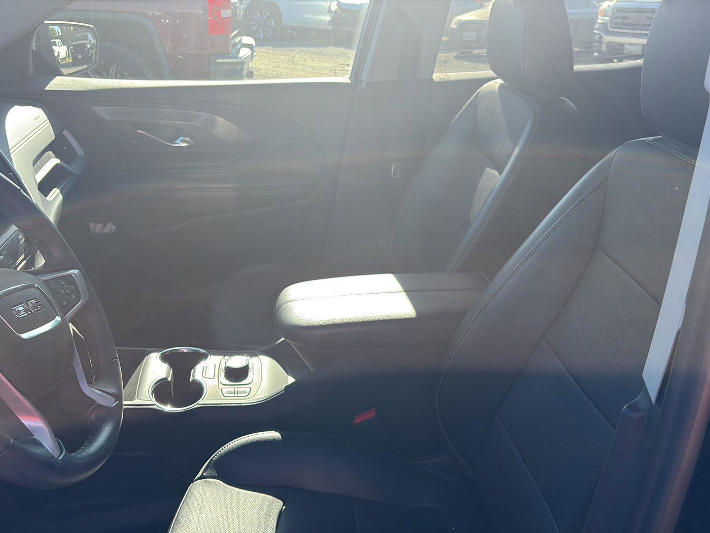 Used 2023 GMC Terrain SLT w/ Tech Package image 10