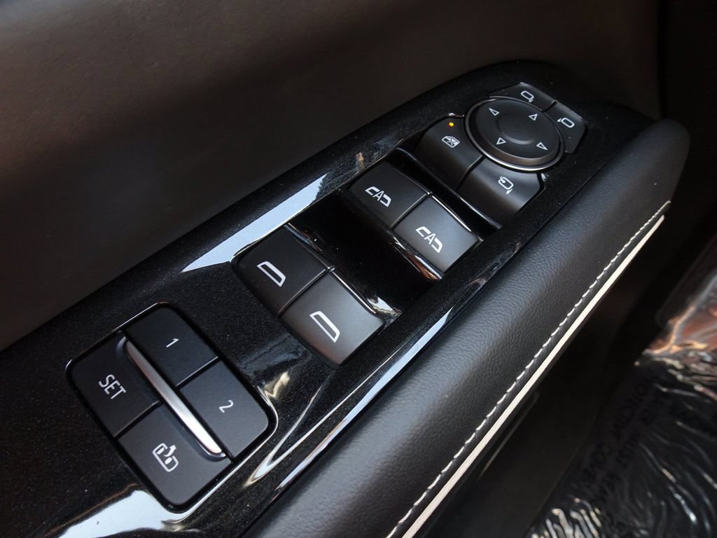 Used 2023 Cadillac Escalade V w/ LPO, ONYX Package AWD/4WD image 23