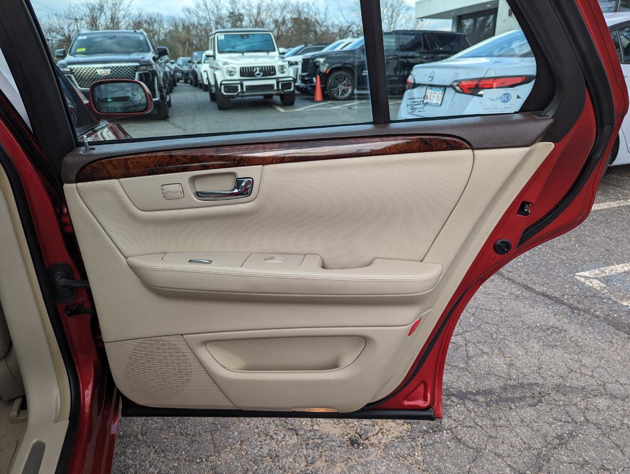 Used 2011 Cadillac DTS Premium w/ Driver Awareness Package FWD image 35