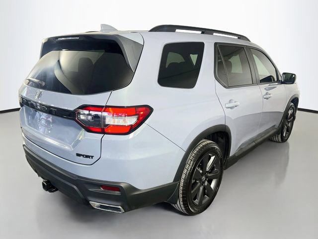 Used 2025 Honda Pilot Sport image 8