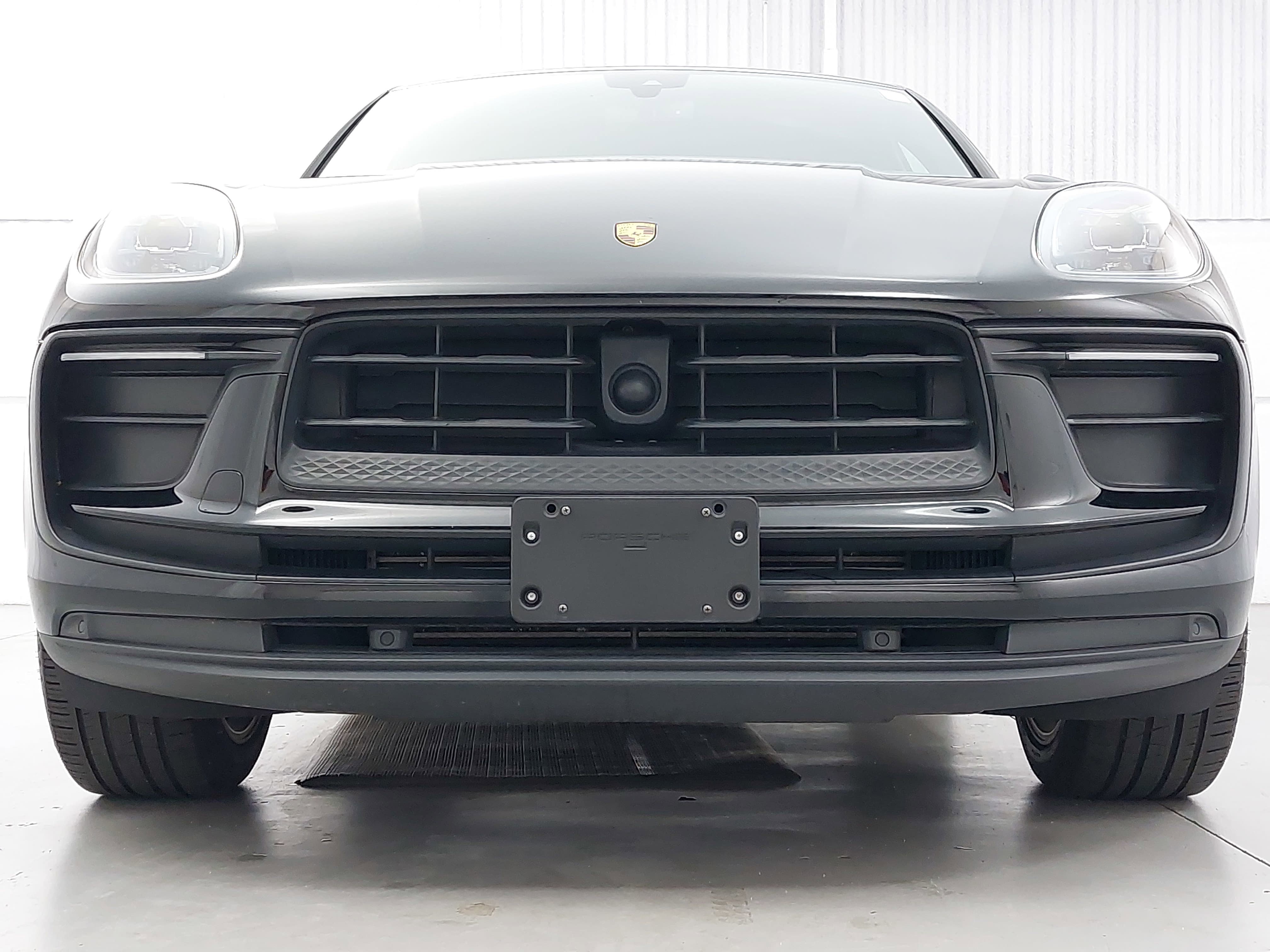 Certified 2023 Porsche Macan AWD/4WD image 10