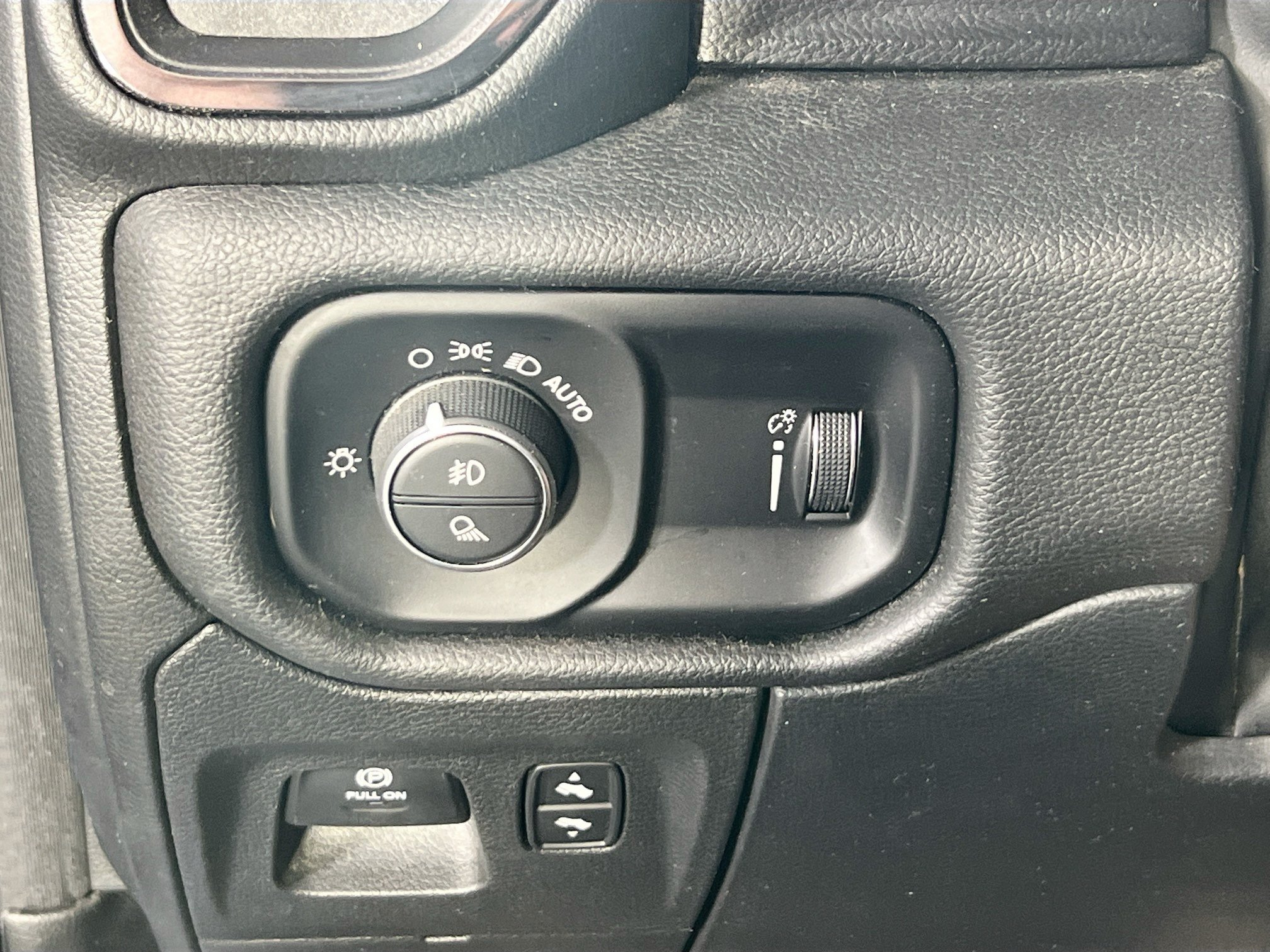 Used 2023 RAM 1500 Big Horn AWD/4WD image 10