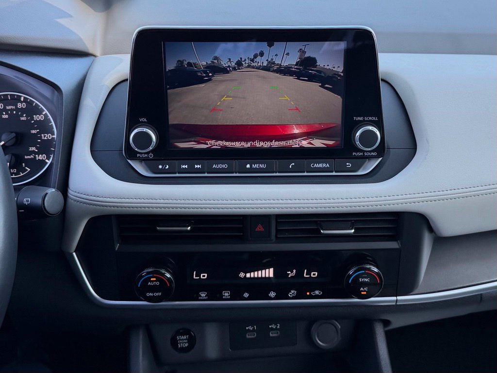Certified 2025 Nissan Rogue SV FWD image 17