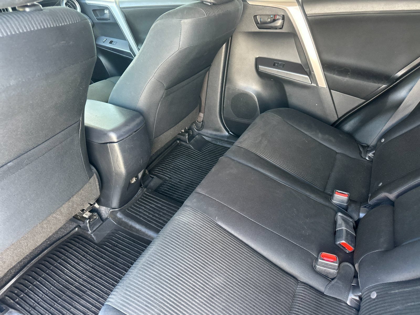 Used 2018 Toyota RAV4 LE w/ All Weather Liner Package AWD/4WD image 12