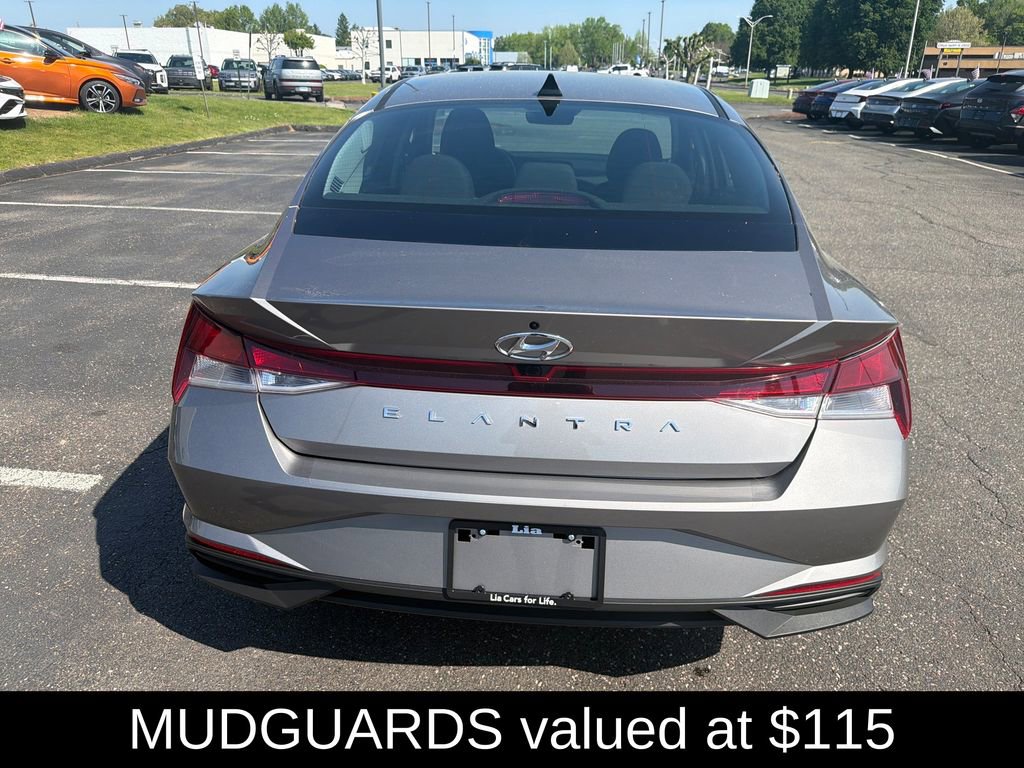 Used 2022 Hyundai Elantra SEL FWD image 5