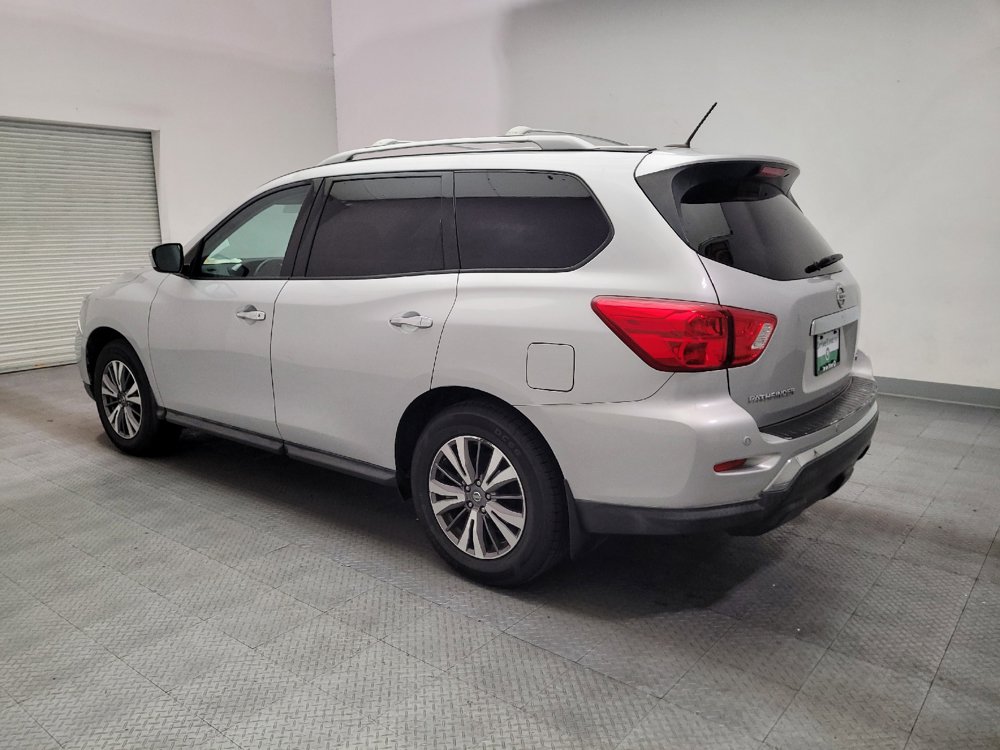 Used 2018 Nissan Pathfinder SV FWD image 3