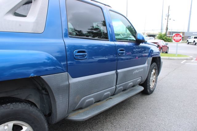 Used 2003 Chevrolet Avalanche 4x4 w/ Suspension Package, Off-Road image 43