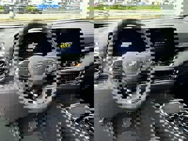 New 2025 Chevrolet Equinox LT image 12