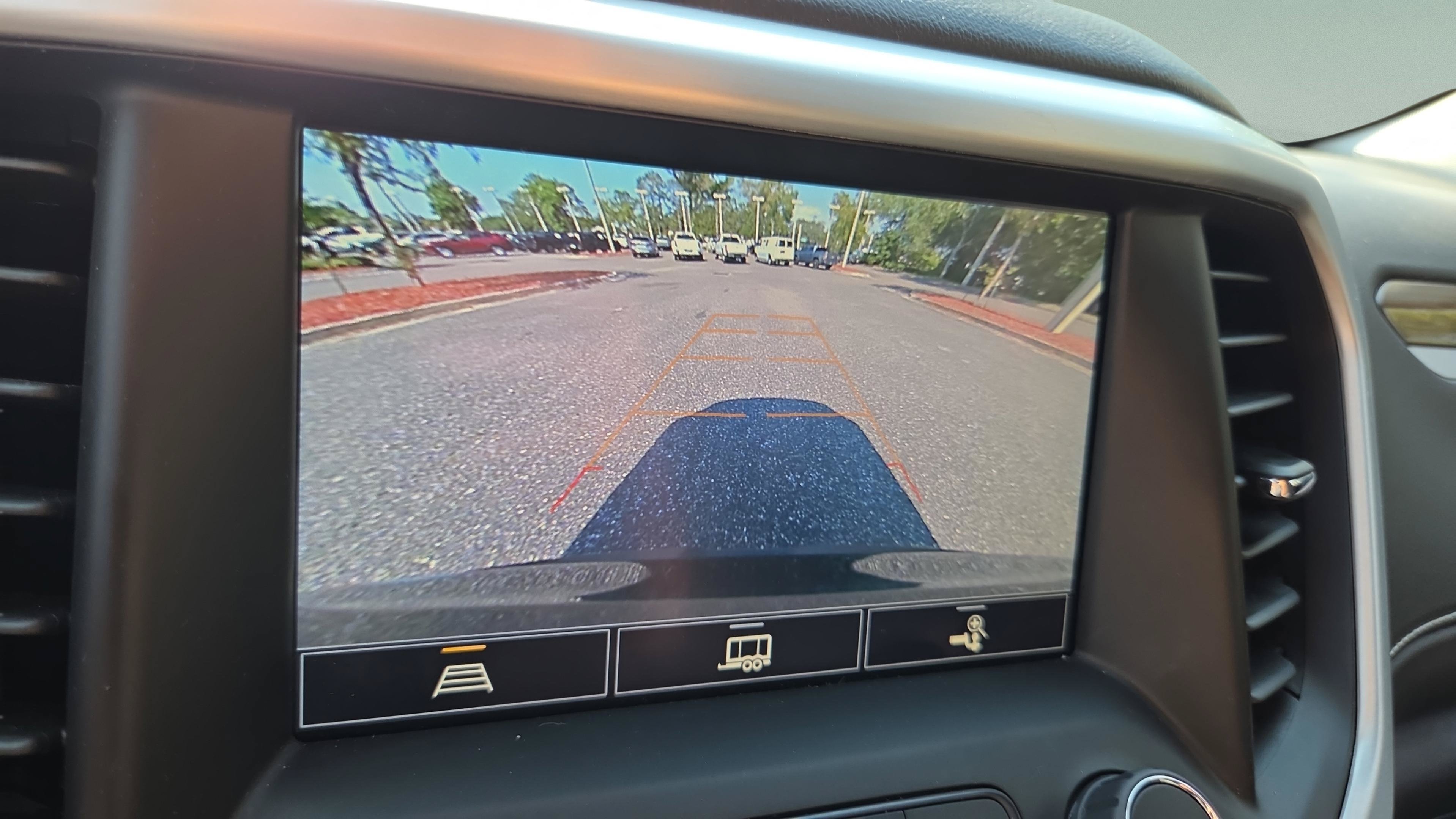 Certified 2023 GMC Acadia SLE w/ Driver Convenience Package FWD image 19