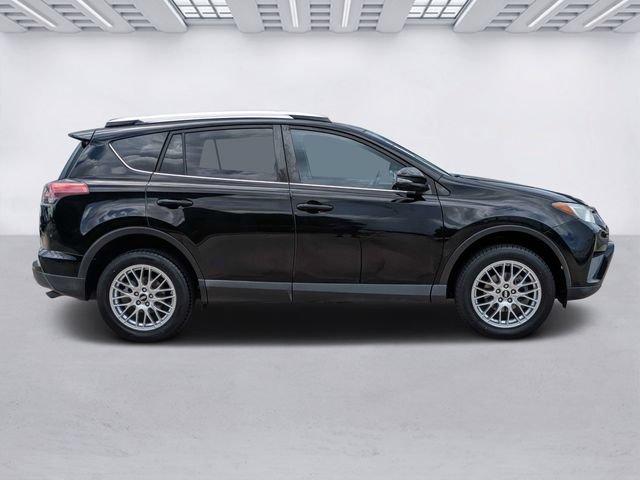 Used 2016 Toyota RAV4 XLE FWD image 3