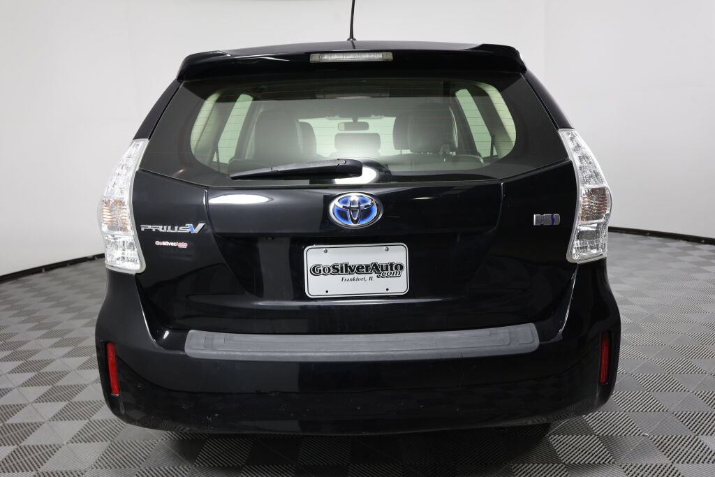 Used 2014 Toyota Prius V Two image 5