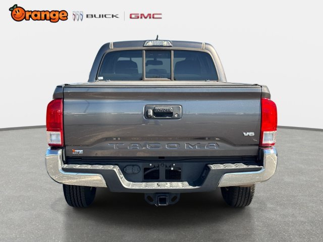 Used 2017 Toyota Tacoma SR5 w/ Tow Package RWD image 4
