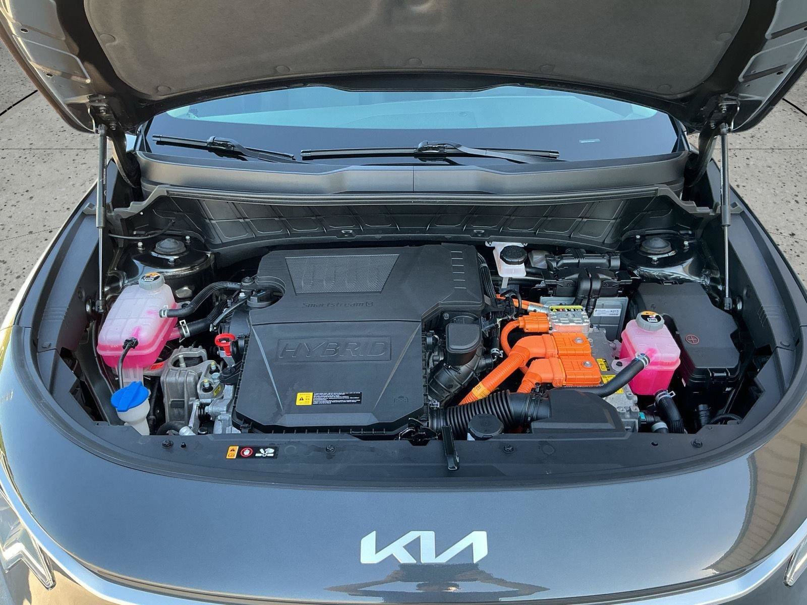 Certified 2025 Kia Niro LX FWD image 9