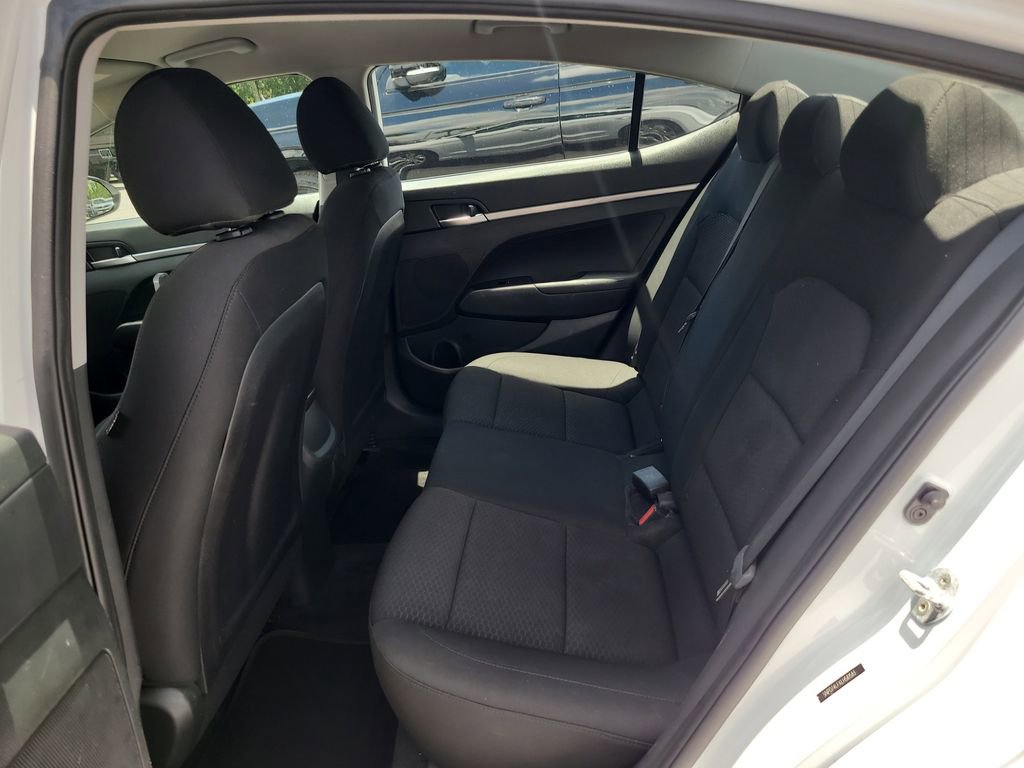 Used 2020 Hyundai Elantra SE w/ Cargo Package (C1) FWD image 10
