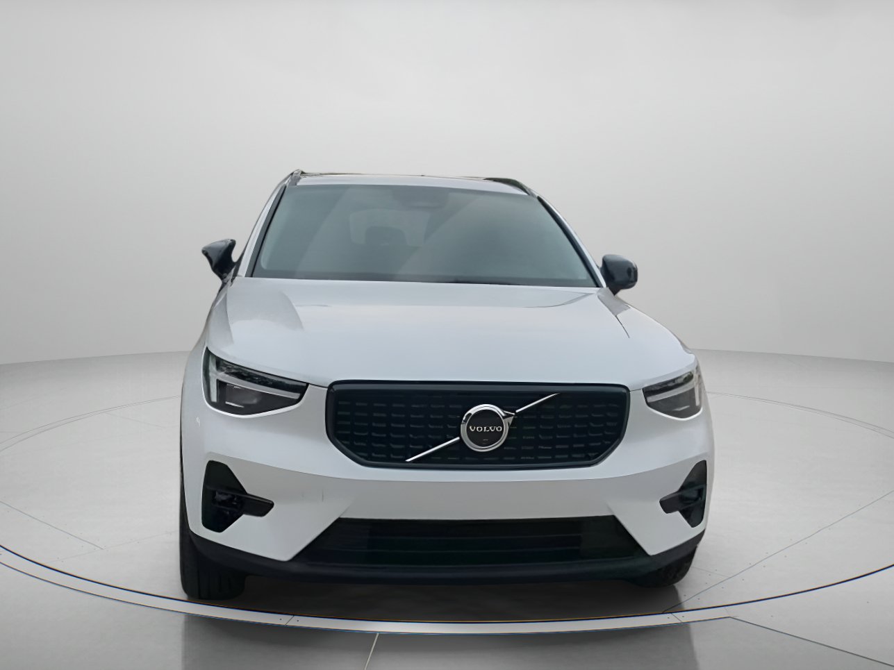 Used 2026 Volvo XC40 B5 Plus AWD/4WD image 7