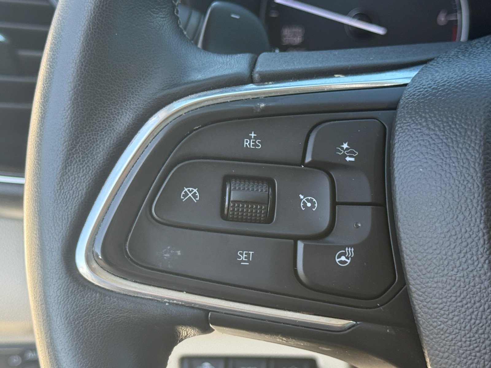 Used 2021 Buick Envision Avenir w/ Technology Package II AWD/4WD image 14
