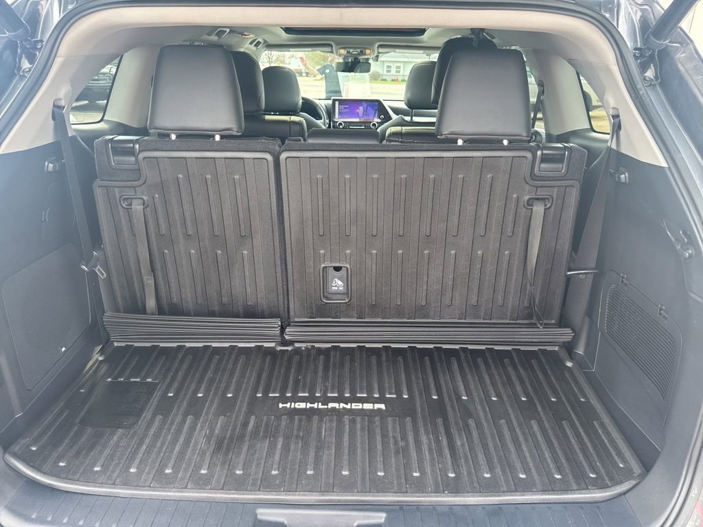 Used 2023 Toyota Highlander Platinum image 47