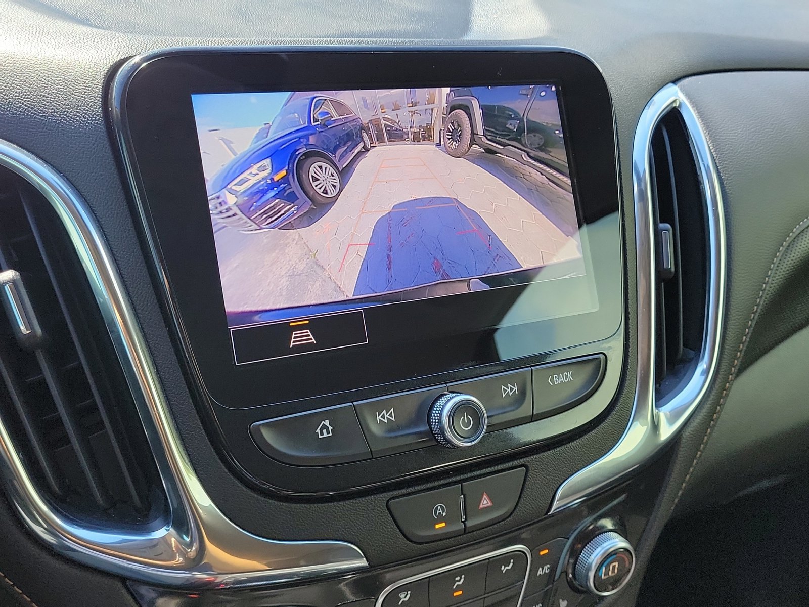 Used 2024 Chevrolet Equinox Premier FWD image 22