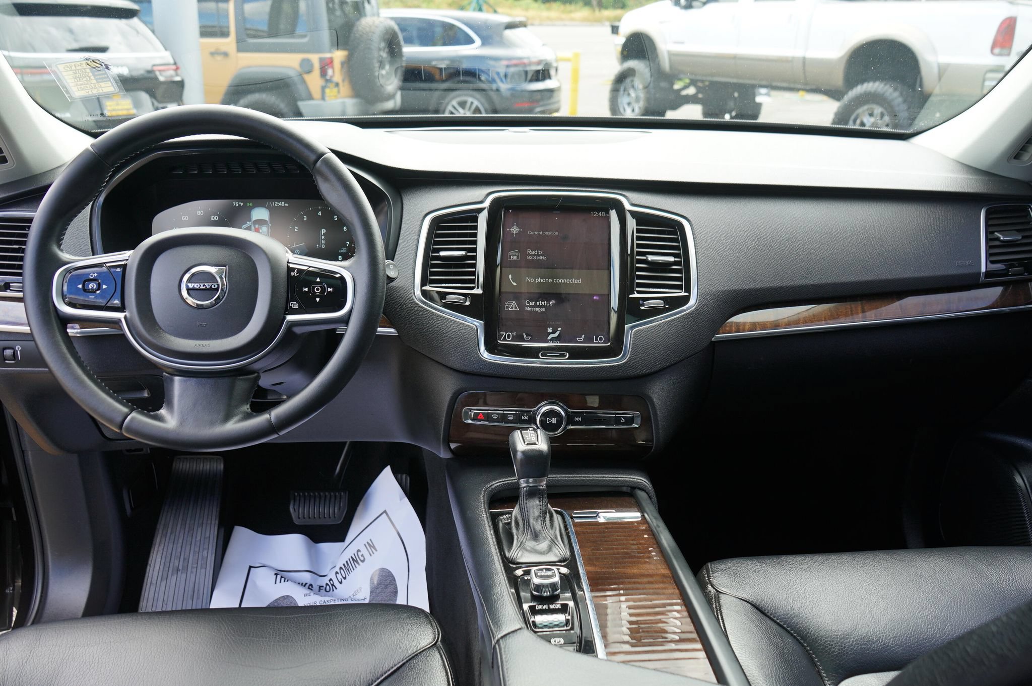 Used 2016 Volvo XC90 T6 Momentum w/ Momentum Plus Package AWD/4WD image 18