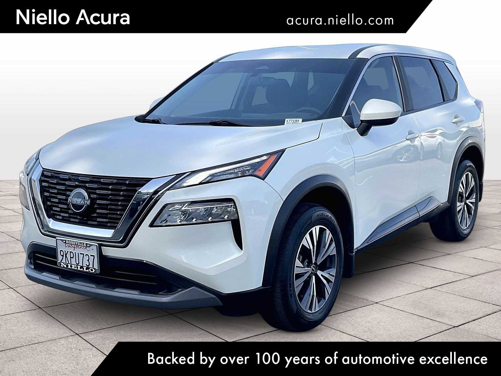 Used 2023 Nissan Rogue SV image 1