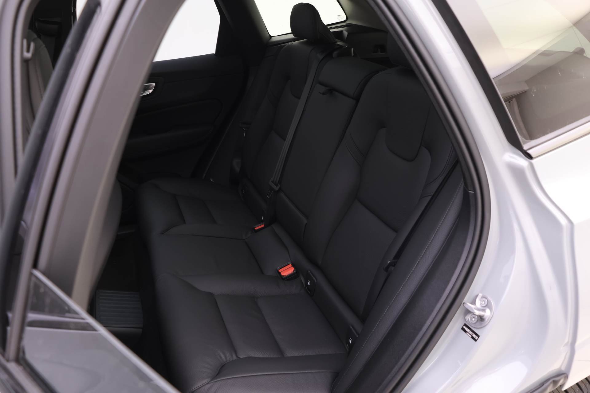 New 2025 Volvo XC60 T8 Plus w/ Protection Package Premier image 10