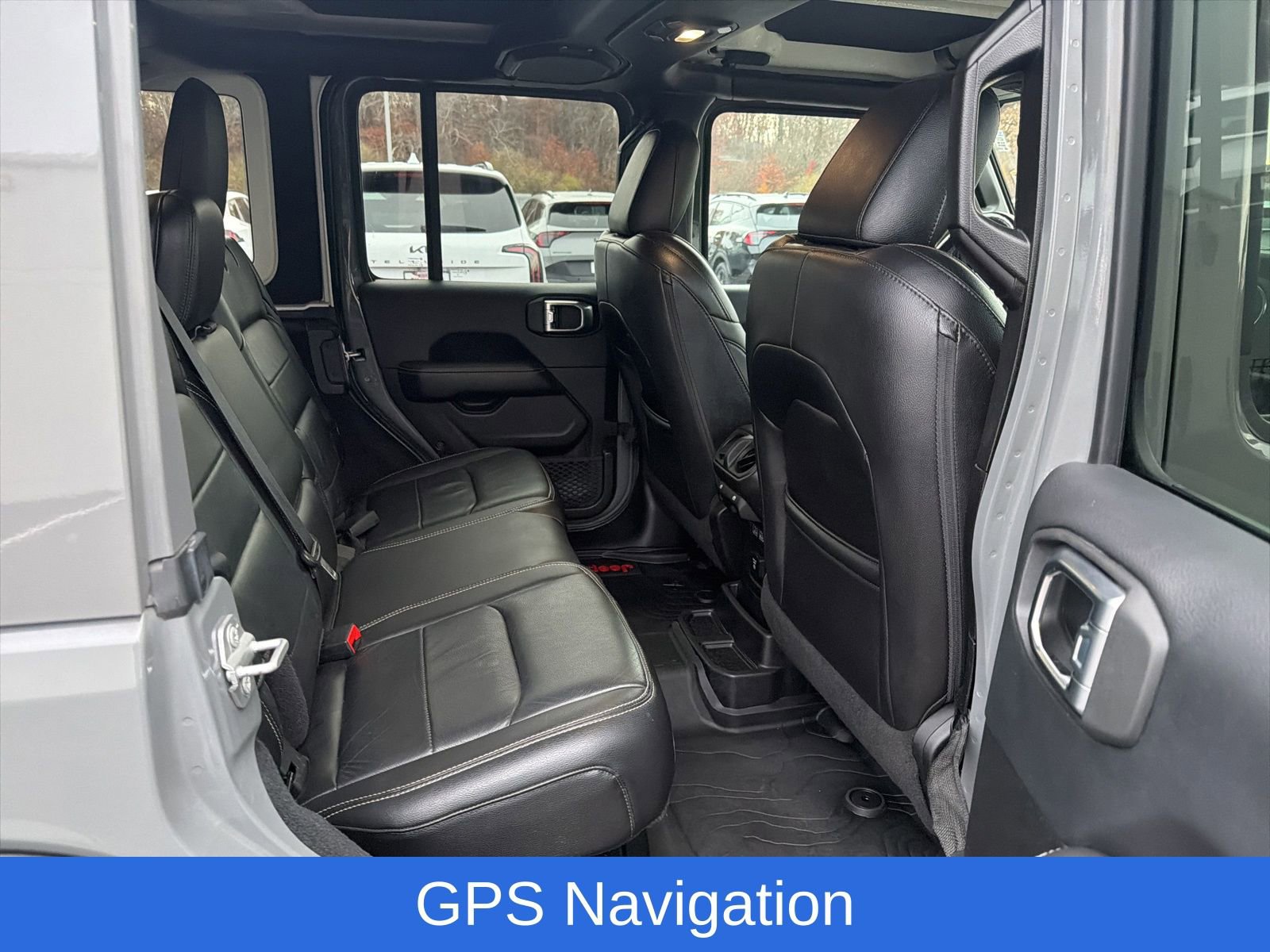 Used 2018 Jeep Wrangler Unlimited Sahara image 18