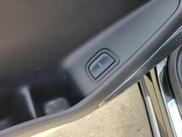 Used 2025 GMC Acadia Denali w/ Super Cruise Package FWD image 25